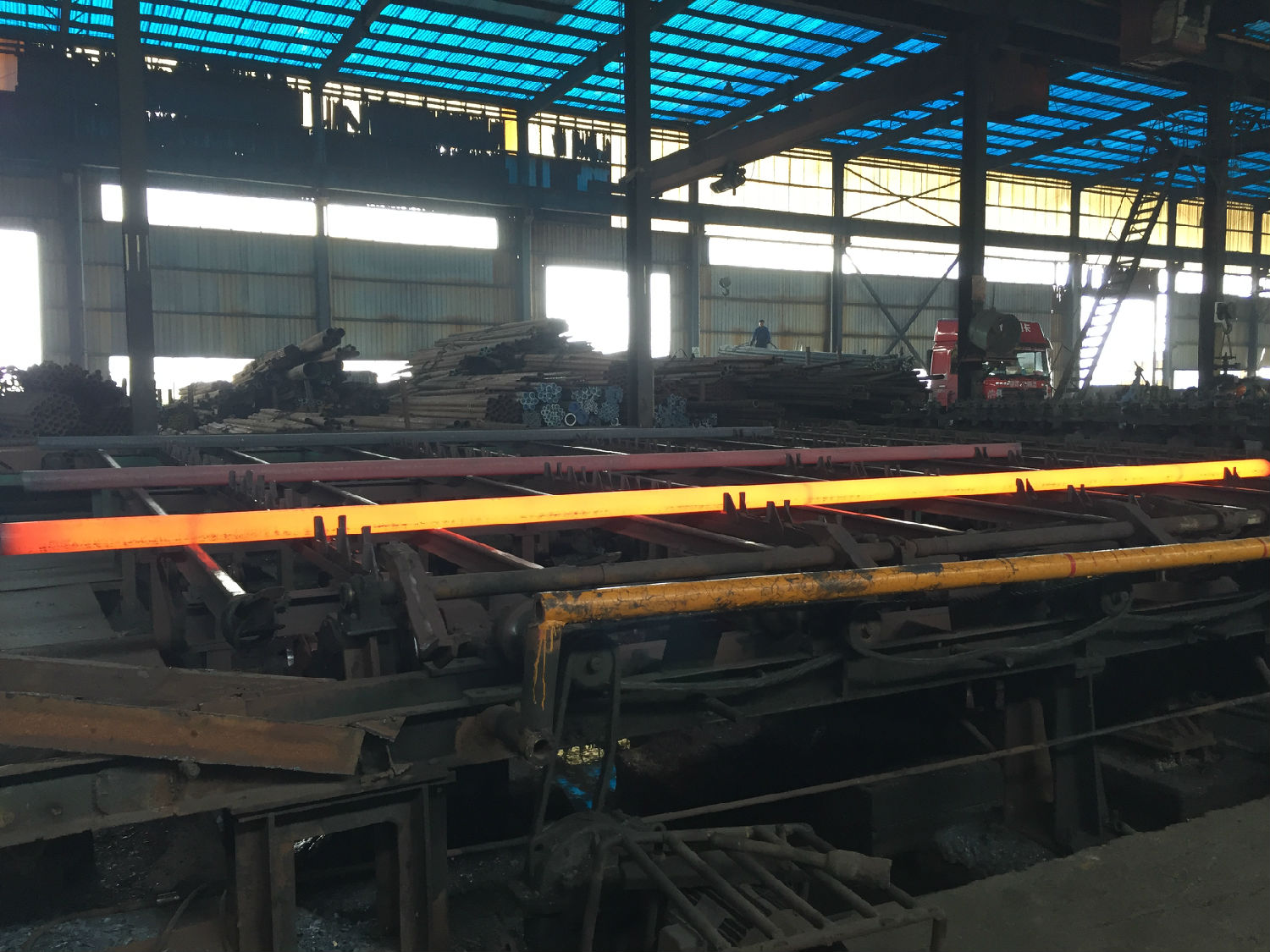 温州无缝钢管厂家生产线